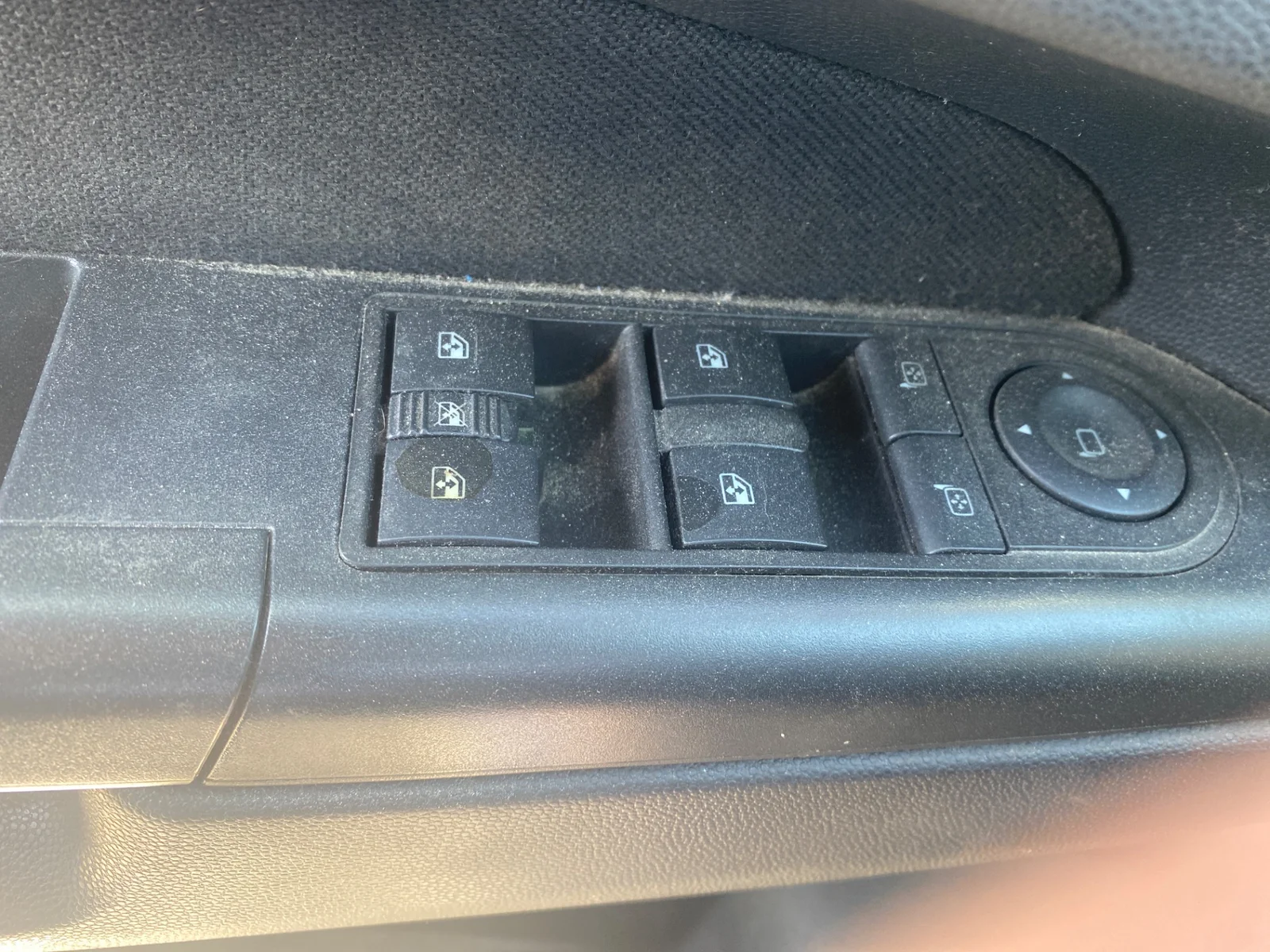 Foto de MANDO ELEVALUNAS DELANTERO IZQUIERDO OPEL ZAFIRA B 1.9 CDTI (120 CV / 88 KW)