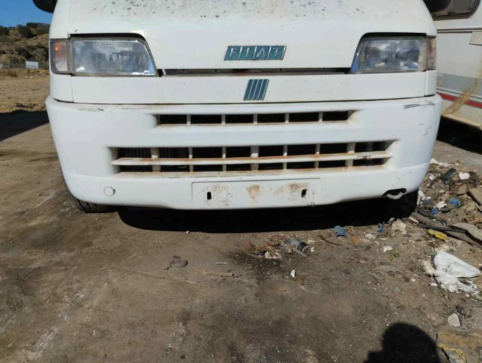 Foto de PARAGOLPES DELANTERO FIAT DUCATO II CAMIÓN 2.8 JTD (146 CV / 107 KW)