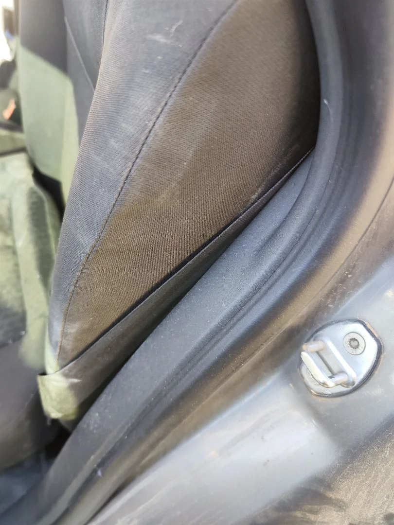 Foto de CINTURON SEGURIDAD TRASERO IZQUIERDO SEAT IBIZA (6L1) 1.9 TDI (101 CV / 74 KW)