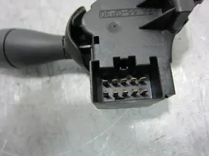 Foto de MANDO LIMPIA FORD FOCUS BERLINA (CAK) 1.6 16V CAT (101 CV / 74 KW) referencia 98AG17A553CC foto 3