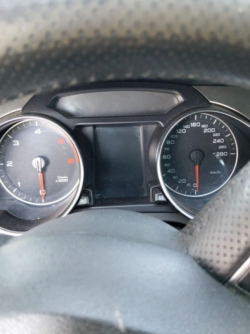 Foto de CUADRO INSTRUMENTOS AUDI A5 COUPE (8T) 1.8 16V TFSI (170 CV / 125 KW)
