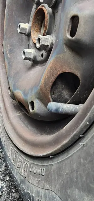 Foto de PINZA DE FRENO DELANTERA DERECHA SKODA FABIA (5J2) 1.2  (60 CV / 44 KW)