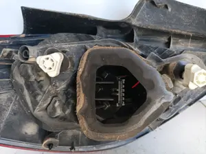 Foto de PILOTO TRASERO DERECHO OPEL CORSA D referencia 13188046 foto 2