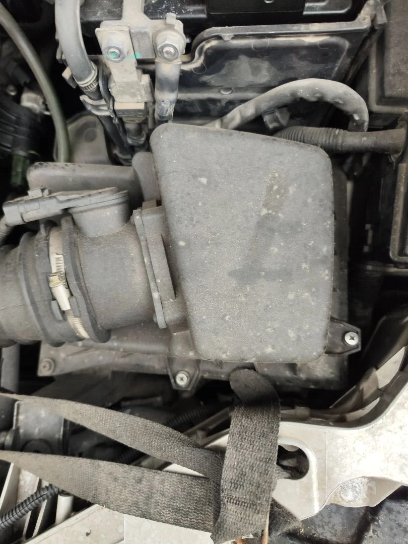 Foto de CAJA FILTRO AIRE FORD FOCUS BERLINA (CAP) 1.6 TDCi CAT (90 CV / 66 KW)