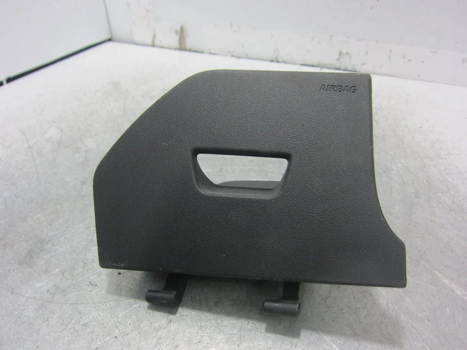 Foto de GUANTERA SEAT LEON (5F1) 1.6 TDI (105 CV / 77 KW) referencia 5F1857506A