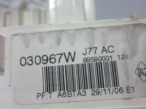 Foto de MANDO CALEFACCION / AIRE ACONDICIONADO RENAULT CLIO III 1.5 dCi Diesel (68 CV / 50 KW) referencia 69597003 foto 2