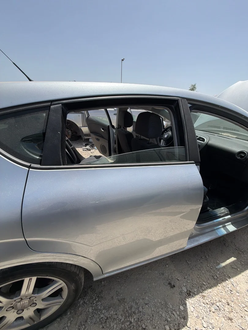 Foto de PUERTA TRASERA DERECHA SEAT LEON (1P1)
