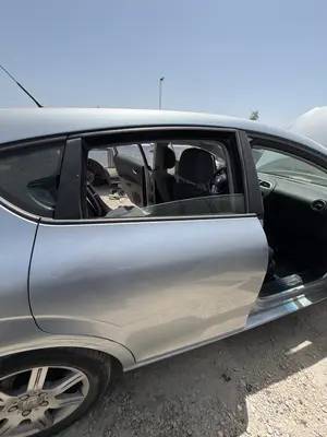 Foto de PUERTA TRASERA DERECHA SEAT LEON (1P1)