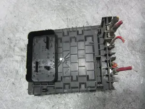 Foto de CAJA RELES / FUSIBLES SEAT LEON (1P1) 1.9 TDI (105 CV / 77 KW) referencia 1K0937125 foto 2