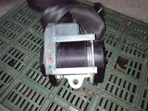 Foto de CINTURON SEGURIDAD DELANTERO DERECHO VOLKSWAGEN GOLF IV BERLINA (1J1)(10.1997) 1.6 (101 CV / 74 KW) referencia 1J4857706JFKZ foto 2