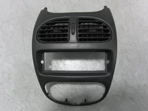 Foto de REJILLA AIREADORA PEUGEOT 206 1.4  (75 CV / 55 KW) referencia 9640404777
