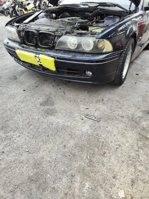 Foto de PARAGOLPES DELANTERO BMW SERIE 5 BERLINA (E39) 3.0 24V Turbodiesel CAT (193 CV / 142 KW) foto 2