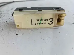 Foto de MANDO ELEVALUNAS TRASERO IZQUIERDO MITSUBISHI GRANDIS (NA0W) referencia 51543 foto 2