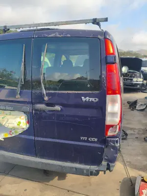 Foto de PORTON TRASERO DERECHO MERCEDES-BENZ VITO MIXTO (639) 2.1 CDI CAT (109 CV / 80 KW) referencia A639740020228