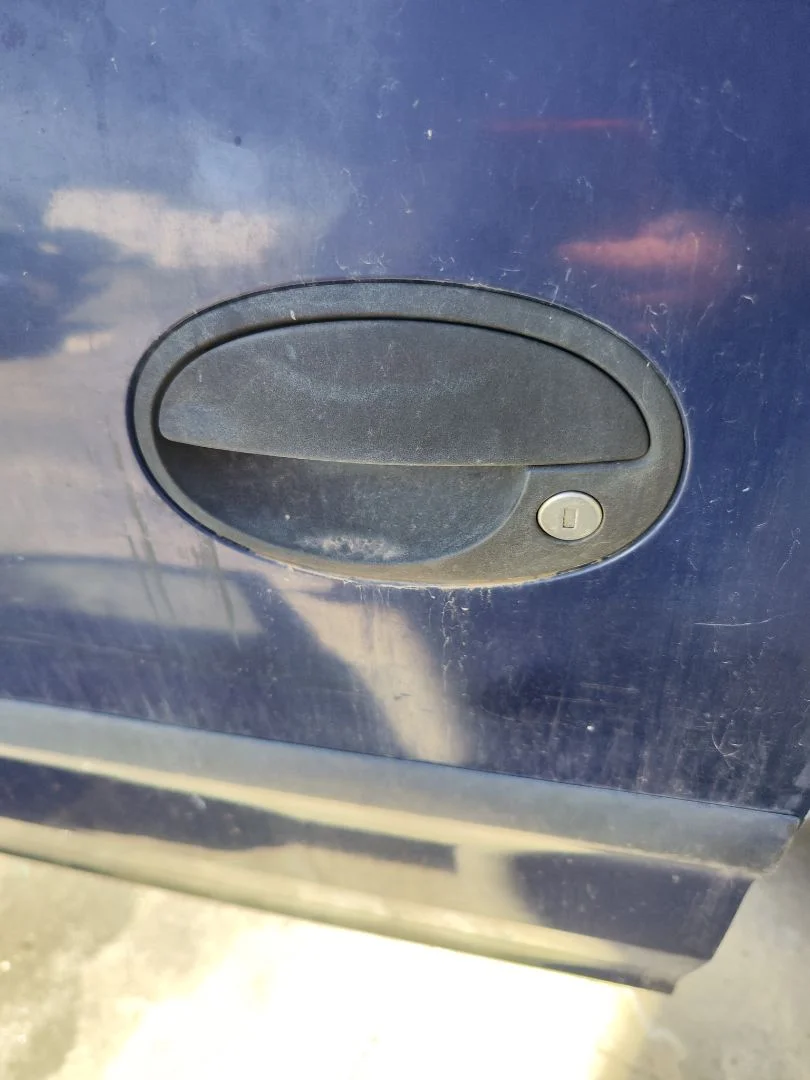 Foto de MANETA EXTERIOR DELANTERA IZQUIERDA OPEL COMBO (CORSA C) 1.3 16V CDTI CAT (Z 13 DT / LN9) (69 CV / 51 KW) referencia 9201063