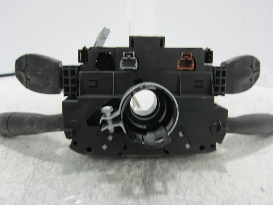 Foto de MANDO MULTIFUNCION PEUGEOT EXPERT FURGÓN 1.6 HDi FAP (90 CV / 66 KW) referencia 12276511