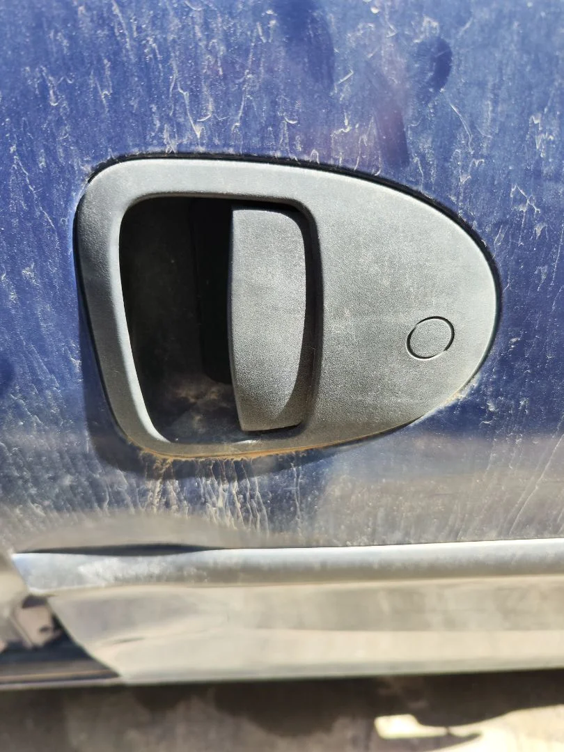 Foto de MANETA EXTERIOR LATERAL IZQUIERDA OPEL COMBO (CORSA C) 1.3 16V CDTI CAT (Z 13 DT / LN9) (69 CV / 51 KW)