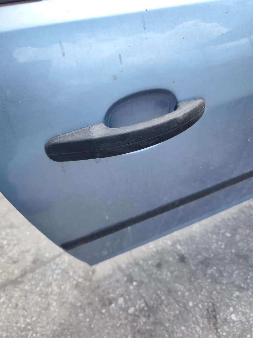 Foto de MANETA EXTERIOR DELANTERA DERECHA FORD FOCUS BERLINA (CAP) 1.6 TDCi CAT (90 CV / 66 KW) referencia 1305822