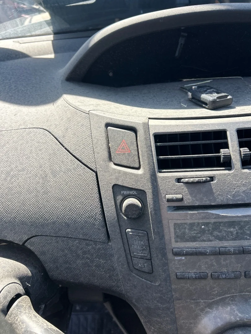 Foto de WARNING TOYOTA YARIS (KSP9/SCP9/NLP9) 1.3 16V CAT (101 CV / 74 KW)