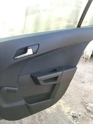 Foto de GUARNECIDO PUERTA TRASERA DERECHA OPEL ASTRA H BERLINA