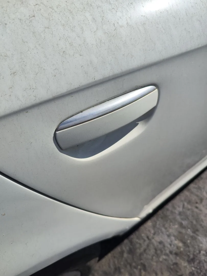 Foto de MANETA EXTERIOR TRASERA DERECHA AUDI A6 BERLINA (4F2) 2.0 TDI (140 CV / 103 KW) referencia 4F0837208B