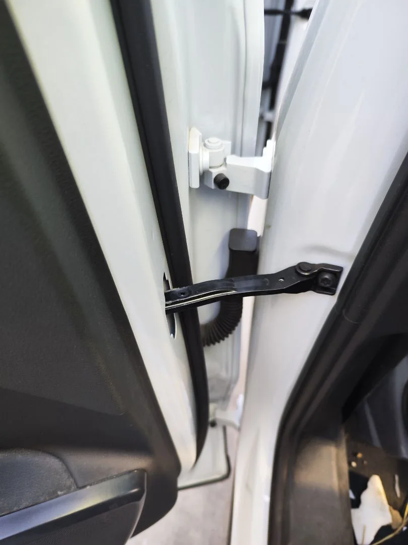 Foto de RETENEDOR PUERTA AUDI Q5 FYG Híbrido 220 kW (2.0 Ltr. - 195 kW TFSI) (299 CV / 220 KW) referencia 80A837249A