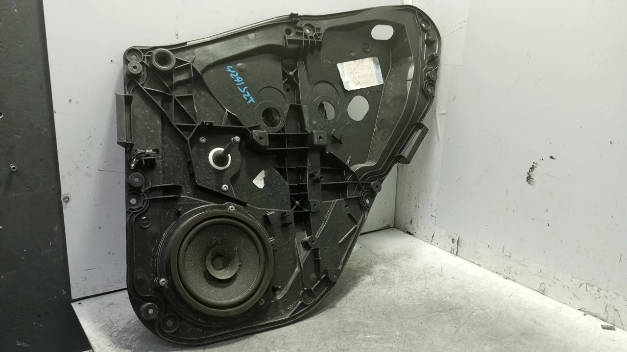 Foto de ELEVALUNAS TRASERO DERECHO FORD FIESTA (CNN) 1.5 TDCi CAT (75 CV / 55 KW) referencia C1BBA045H22AC