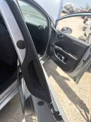 Foto de MANETA EXTERIOR TRASERA DERECHA SEAT LEON (1P1)