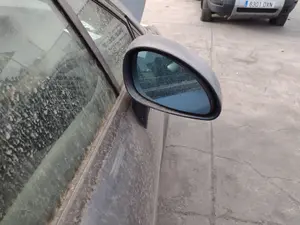 Foto de RETROVISOR DERECHO CITROEN C4 BERLINA 1.6 16V HDi (90 CV / 66 KW) foto 2