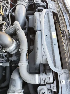 Foto de RADIADOR AGUA JAGUAR F-PACE 3.0 V6 Diesel CAT (301 CV / 221 KW) referencia HK838005DB