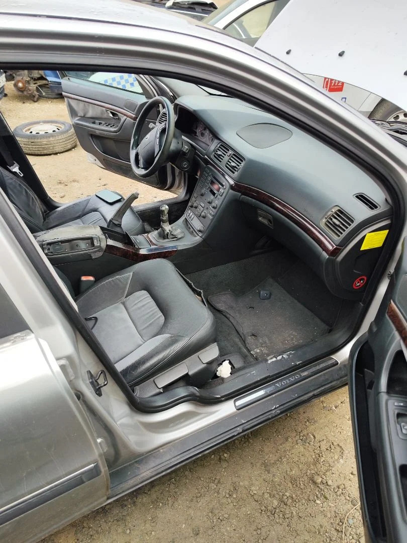 Foto de GOMAS CONTORNO PUERTA VOLVO S80 BERLINA 2.4 CAT (140 CV / 103 KW)