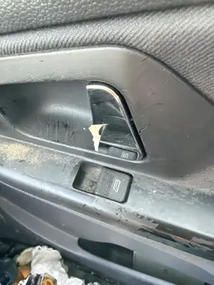 Foto de MANDO ELEVALUNAS DELANTERO DERECHO SEAT CORDOBA BERLINA (6K2)