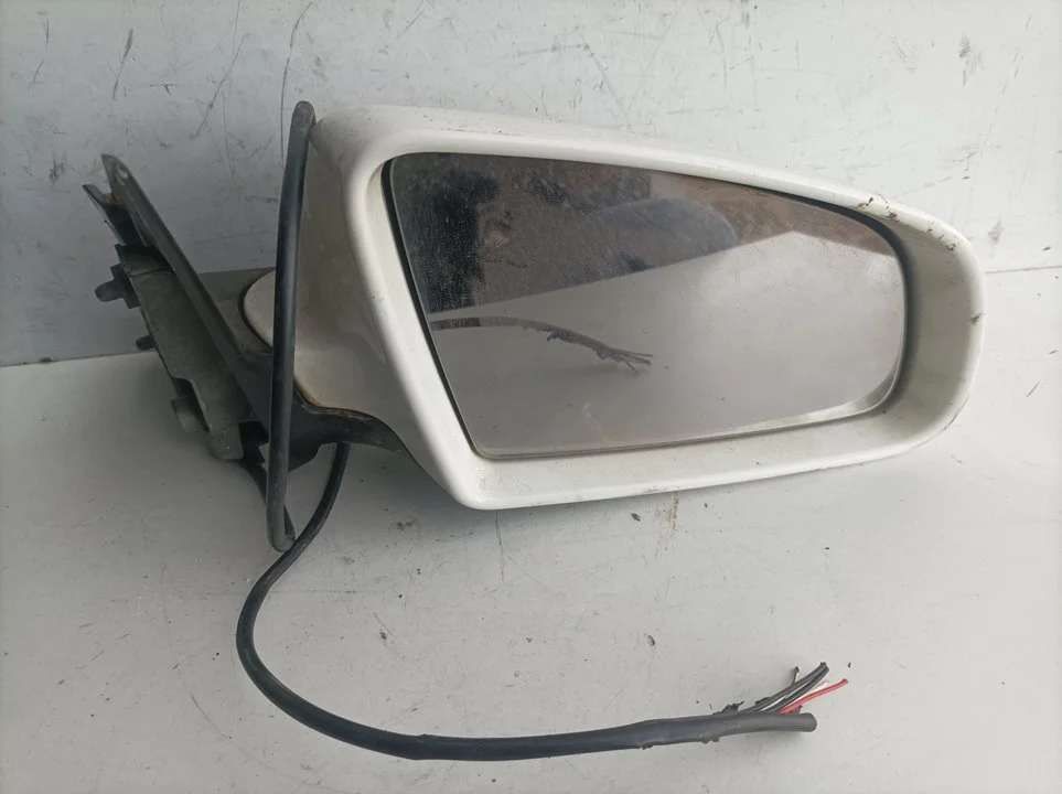 Foto de RETROVISOR DERECHO AUDI A4 AVANT (8E) referencia 010681