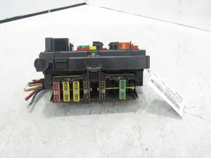 Foto de CAJA RELES / FUSIBLES PEUGEOT 206 1.4 (75 CV / 55 KW) referencia 9650664180 foto 3