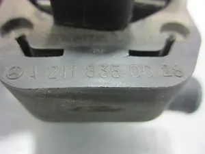 Foto de NO IDENTIFICADO MERCEDES-BENZ CLS (BM 219) 5.0 V8 24V CAT (306 CV / 225 KW) referencia A2118350028 foto 4