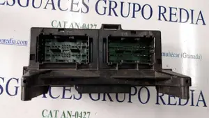 Foto de CAJA RELES / FUSIBLES JEEP GRAND CHEROKEE (WH) 6.1 (426 CV / 313 KW) referencia 04692085AB foto 5