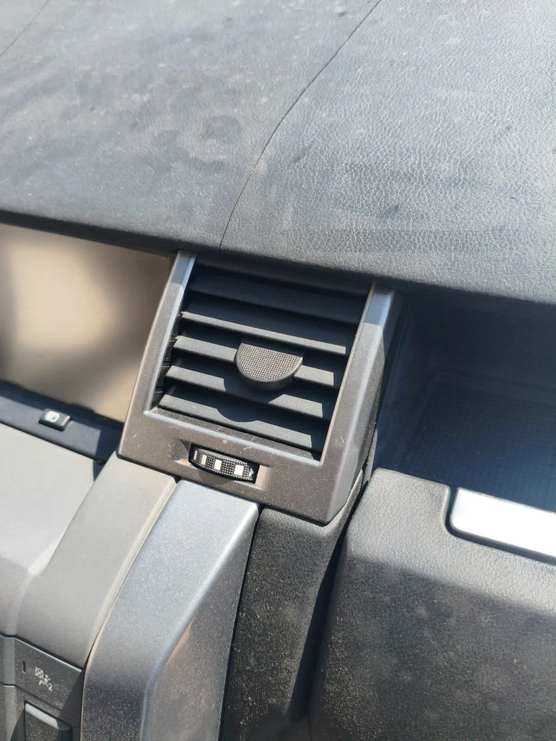 Foto de REJILLA AIREADORA LAND ROVER RANGE ROVER SPORT 4.4 V8 CAT (299 CV / 220 KW)
