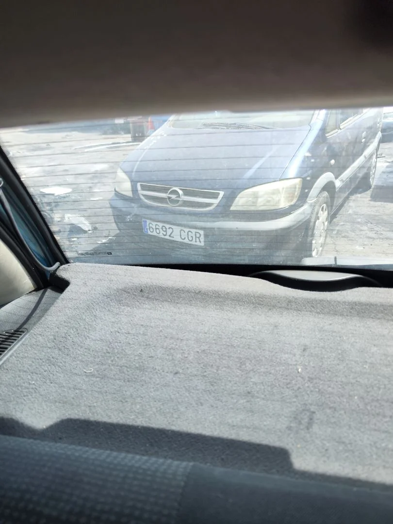 Foto de BANDEJA TRASERA OPEL CORSA C 1.2 16V CAT (Z 12 XE / LW4) (75 CV / 55 KW)