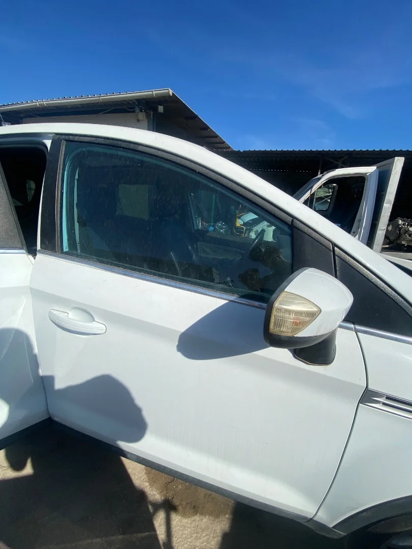 Foto de PUERTA DELANTERA DERECHA FORD KUGA (CBV) 2.0 TDCi CAT (136 CV / 100 KW)