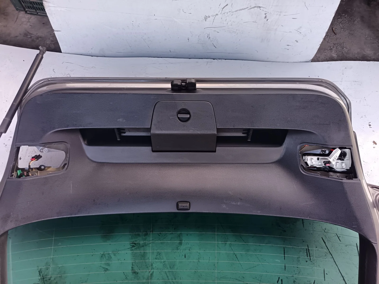 Foto de GUARNECIDO PORTON TRASERO VOLKSWAGEN GOLF VII (5G1/BE1) 1.6 16V TDI DPF (110 CV / 81 KW)