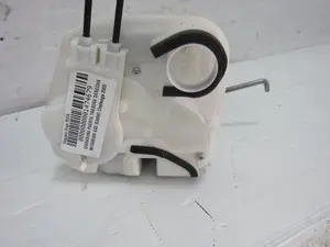 Foto de CERRADURA PUERTA TRASERA DERECHA MITSUBISHI ASX (GA0W) 1.6 CAT (117 CV / 86 KW) referencia A047218 foto 3