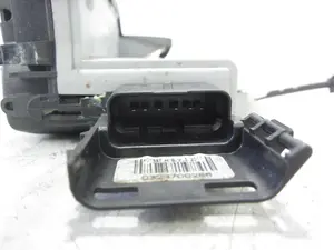 Foto de CERRADURA PUERTA DELANTERA DERECHA CITROEN DS3 1.6 e-HDi FAP (92 CV / 68 KW) referencia 732313 foto 3