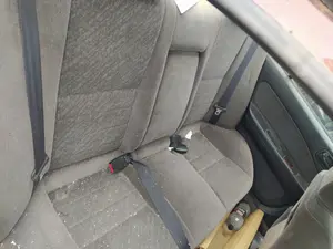 Foto de ENGANCHE CINTURON TRASERO IZQUIERDO NISSAN MAXIMA QX (A32) 2.0 V6 24V CAT (140 CV / 103 KW)