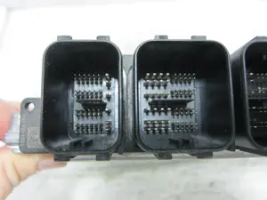 Foto de CENTRALITA MOTOR UCE BMW SERIE X3 (G01) 3.0 24V Turbodiesel (265 CV / 195 KW) referencia 0281036241 foto 5
