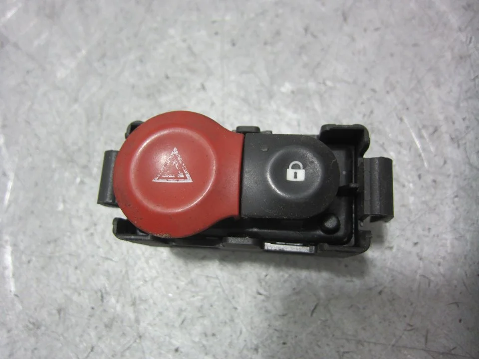 Foto de WARNING RENAULT CLIO III 1.2 (75 CV / 55 KW) referencia 8200214896