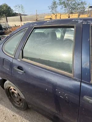 Foto de PUERTA TRASERA DERECHA SEAT CORDOBA BERLINA (6K2)