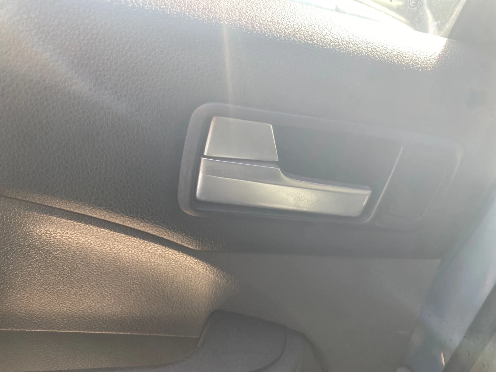 Foto de MANETA INTERIOR TRASERA IZQUIERDA FORD FOCUS C-MAX (CAP)(2003) 1.6 TDCi CAT (109 CV / 80 KW)
