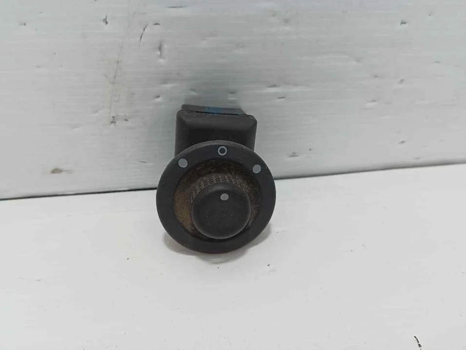 Foto de MANDO RETROVISOR RENAULT MEGANE II COUPE/CABRIO referencia 8200002442A