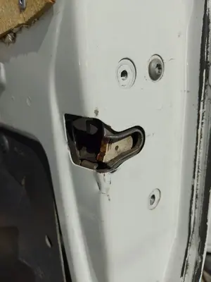 Foto de CERRADURA PUERTA TRASERA DERECHA FIAT DUCATO 3 MAXI FURGÓN TS 35 (295) 2.3 JTD CAT (131 CV / 96 KW) referencia 1393796080