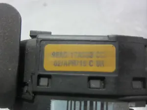 Foto de MANDO LIMPIA FORD FOCUS BERLINA (CAK) 1.6 16V CAT (101 CV / 74 KW) referencia 98AG17A553CC foto 4